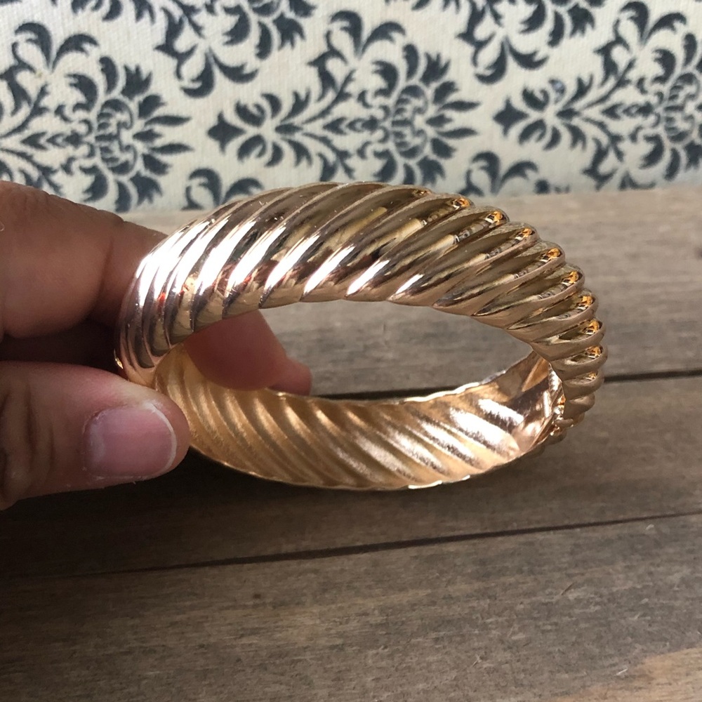 Bangle Bracelet Bundle✨ - Picture 15 of 15